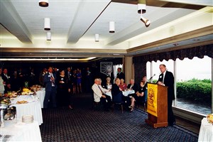 Image description is not available for 2000.449